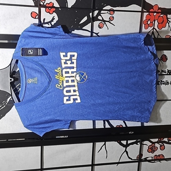Buffalo Sabres NHL Hockey V‎ Neck Short Sleeve Shirt Size Small NWT - Picture 1 of 6